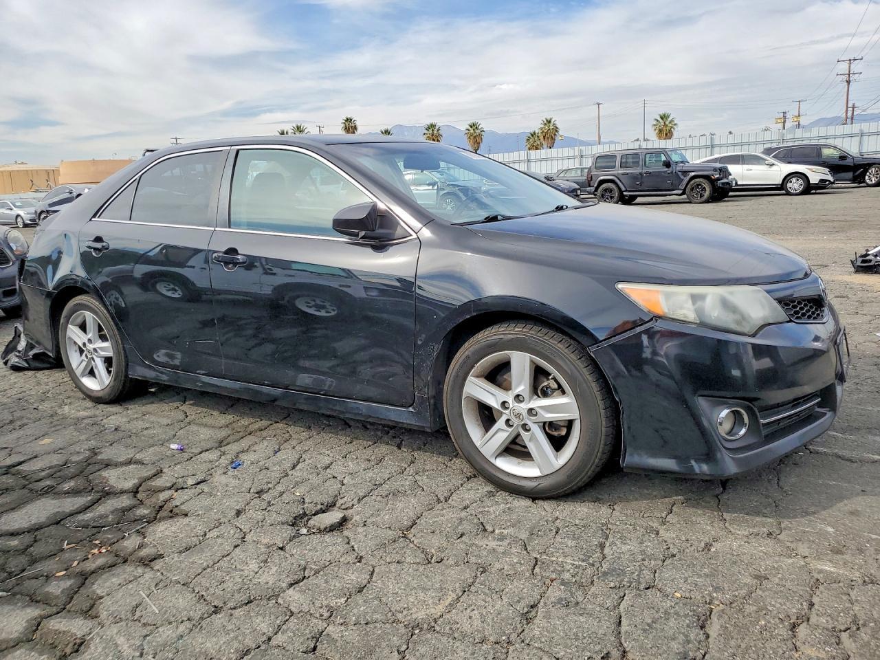 2014 TOYOTA CAMRY