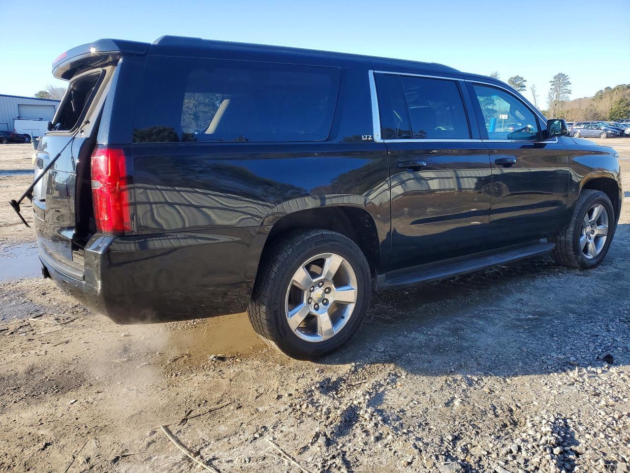 2015 CHEVROLET Suburban