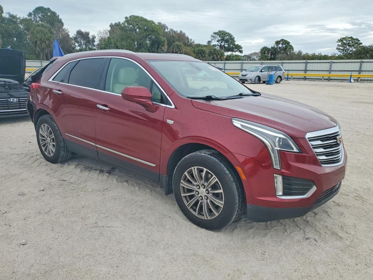 2017 CADILLAC XT5