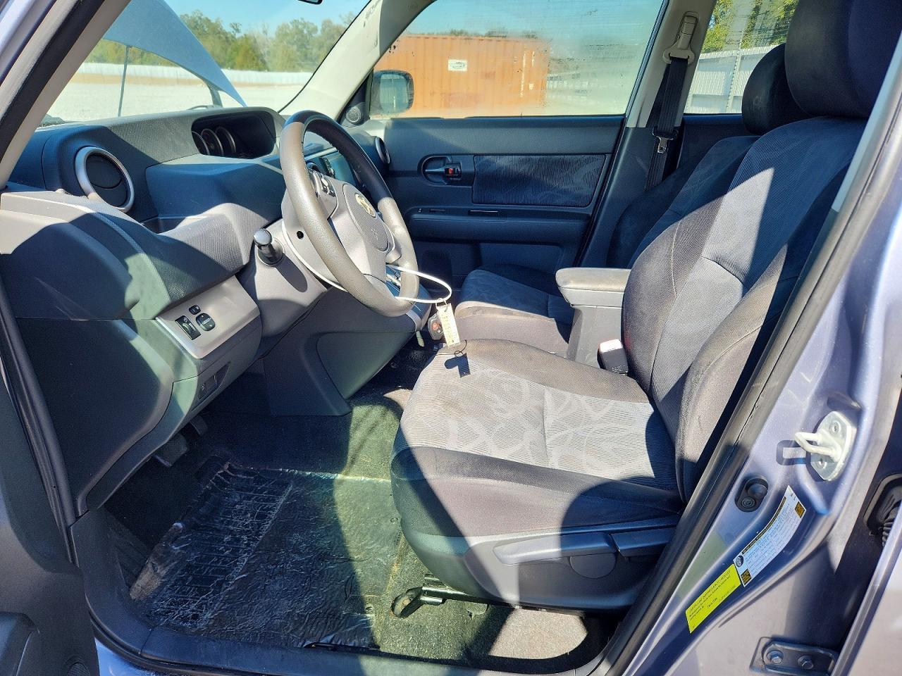 2011 TOYOTA SCION