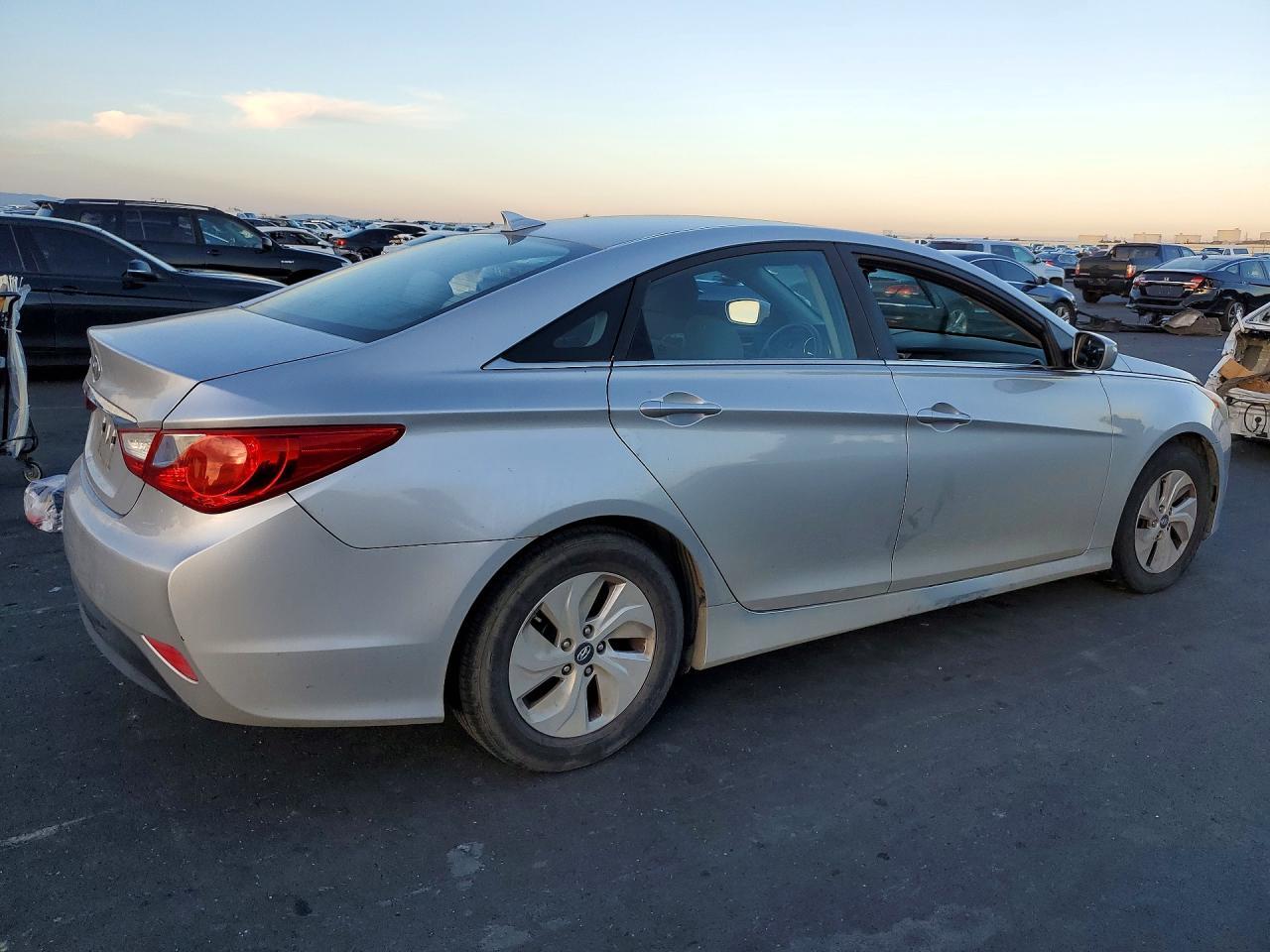 2014 HYUNDAI SONATA