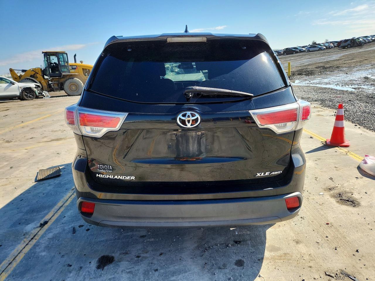 2016 TOYOTA HIGHLANDER