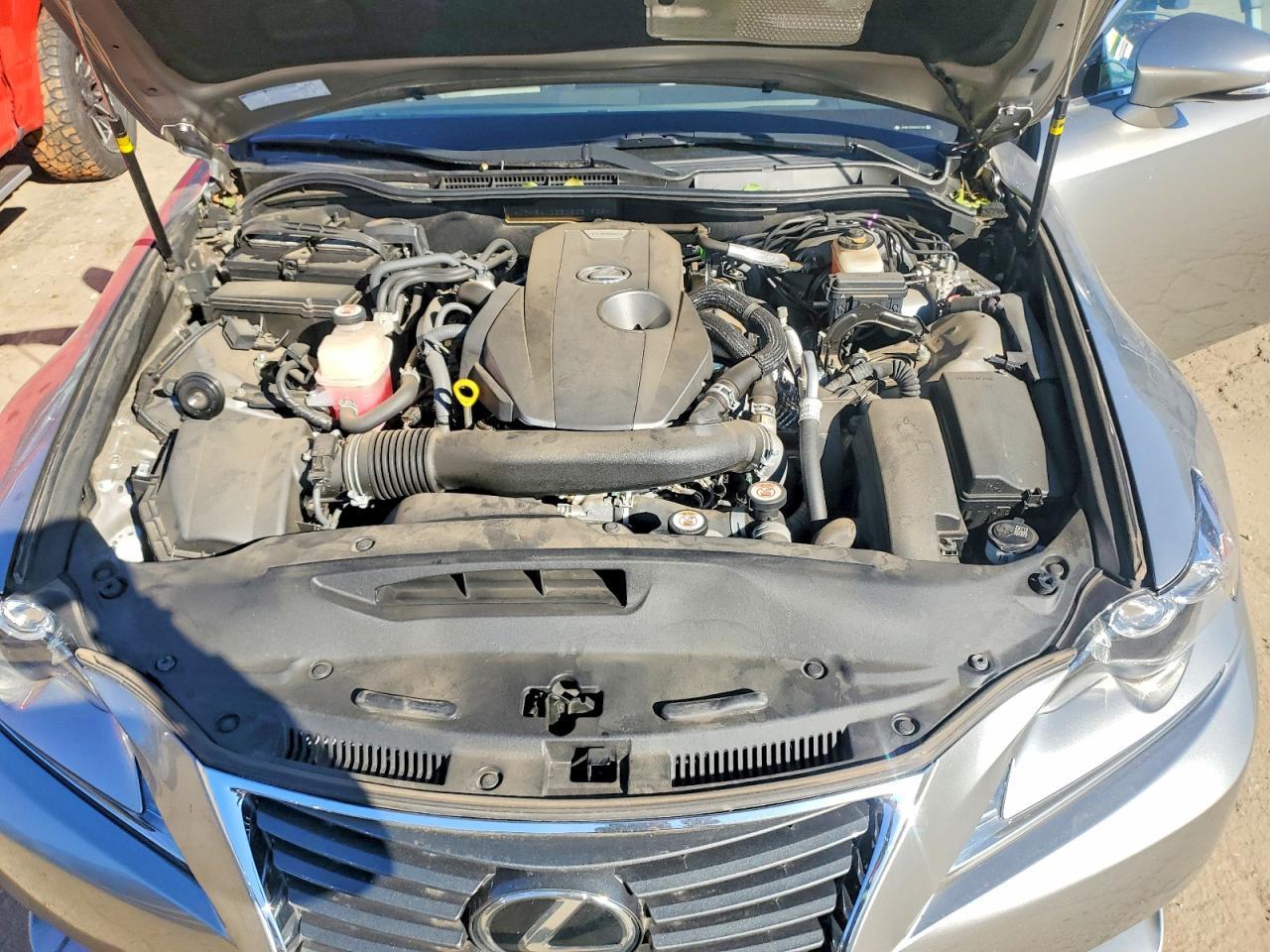 2016 LEXUS IS 200t