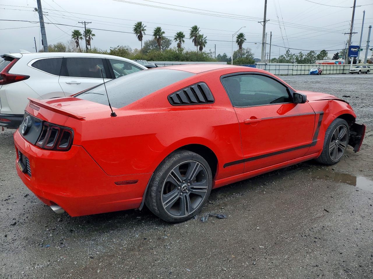 2013 FORD MUSTANG