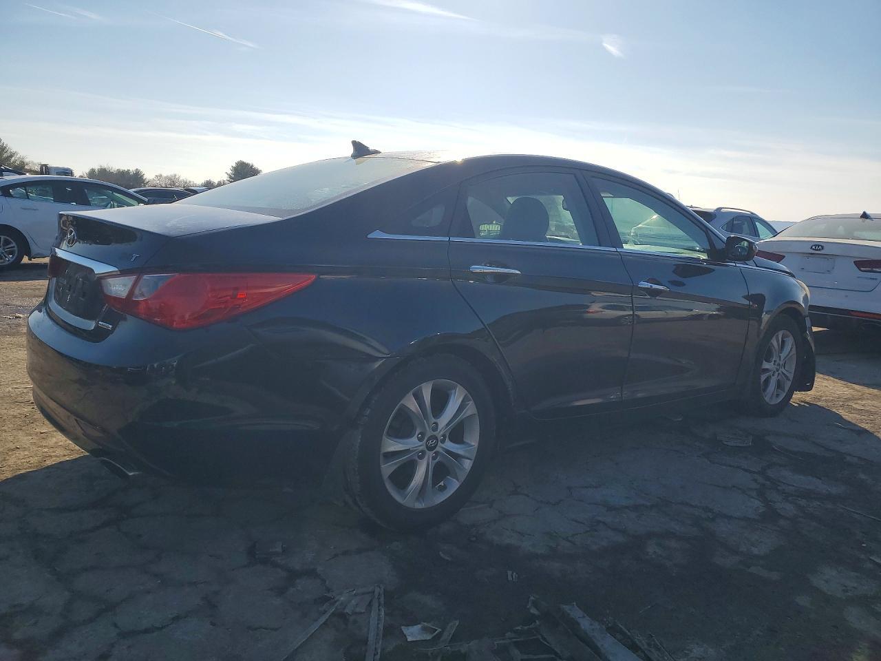 2011 HYUNDAI SONATA