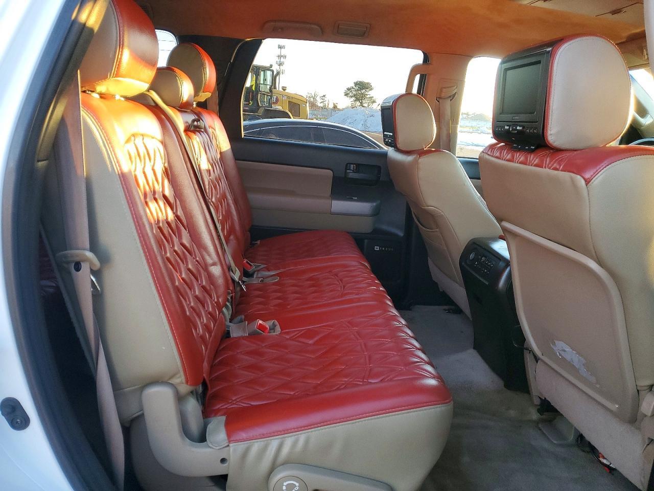 2009 TOYOTA Sequoia