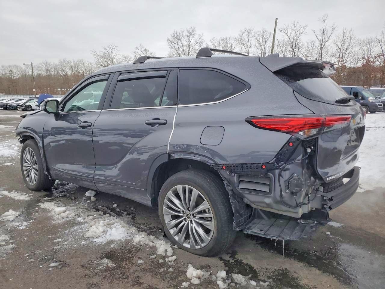 2023 TOYOTA HIGHLANDER