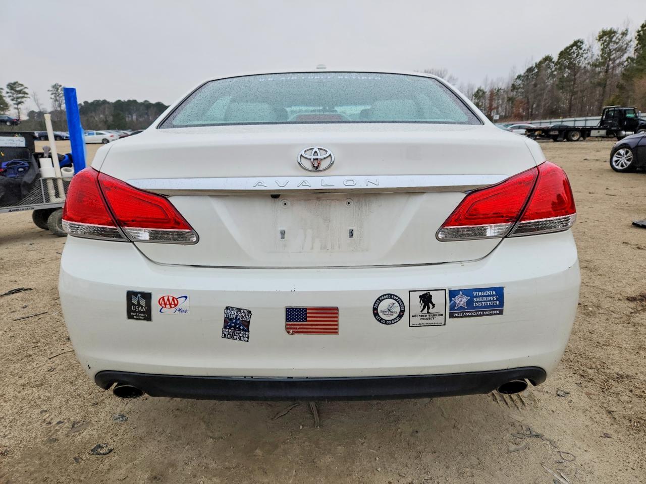 2011 TOYOTA Avalon