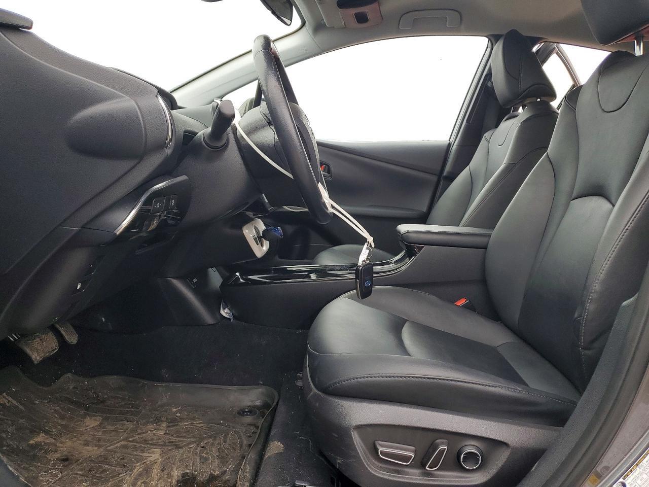 2017 TOYOTA Prius Prime
