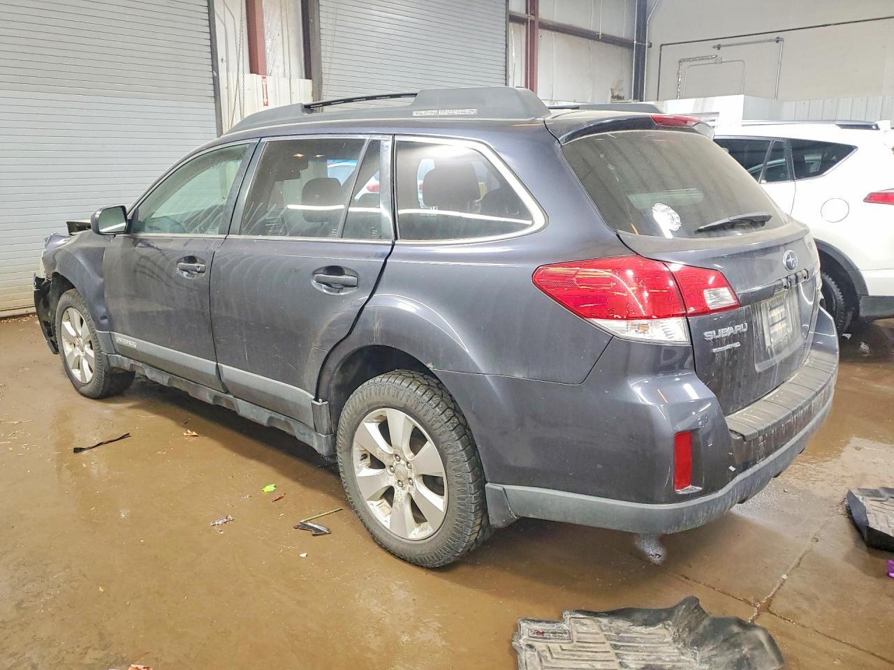 2010 SUBARU Outback
