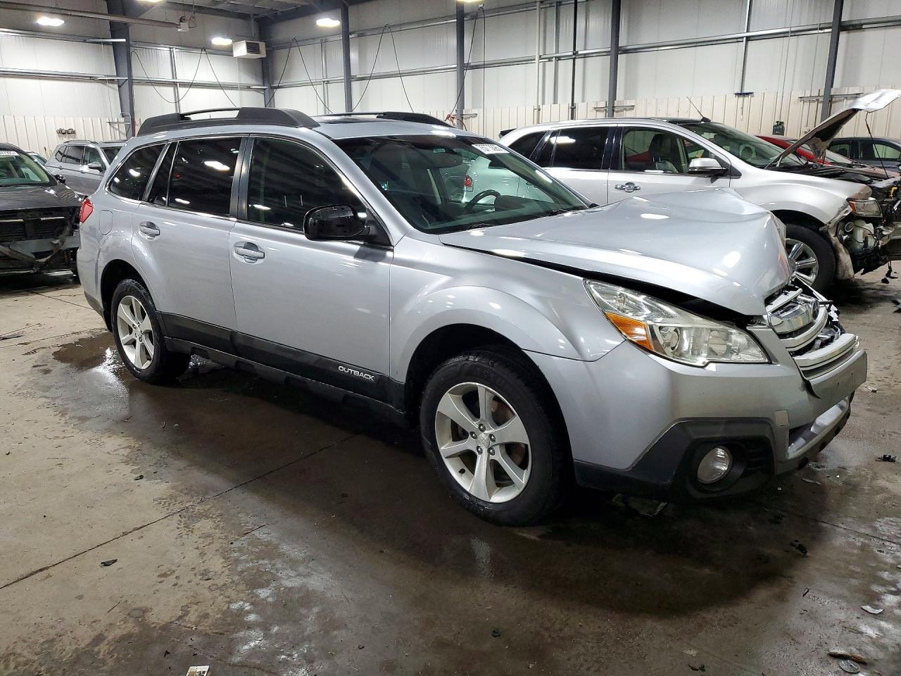 2014 SUBARU Outback