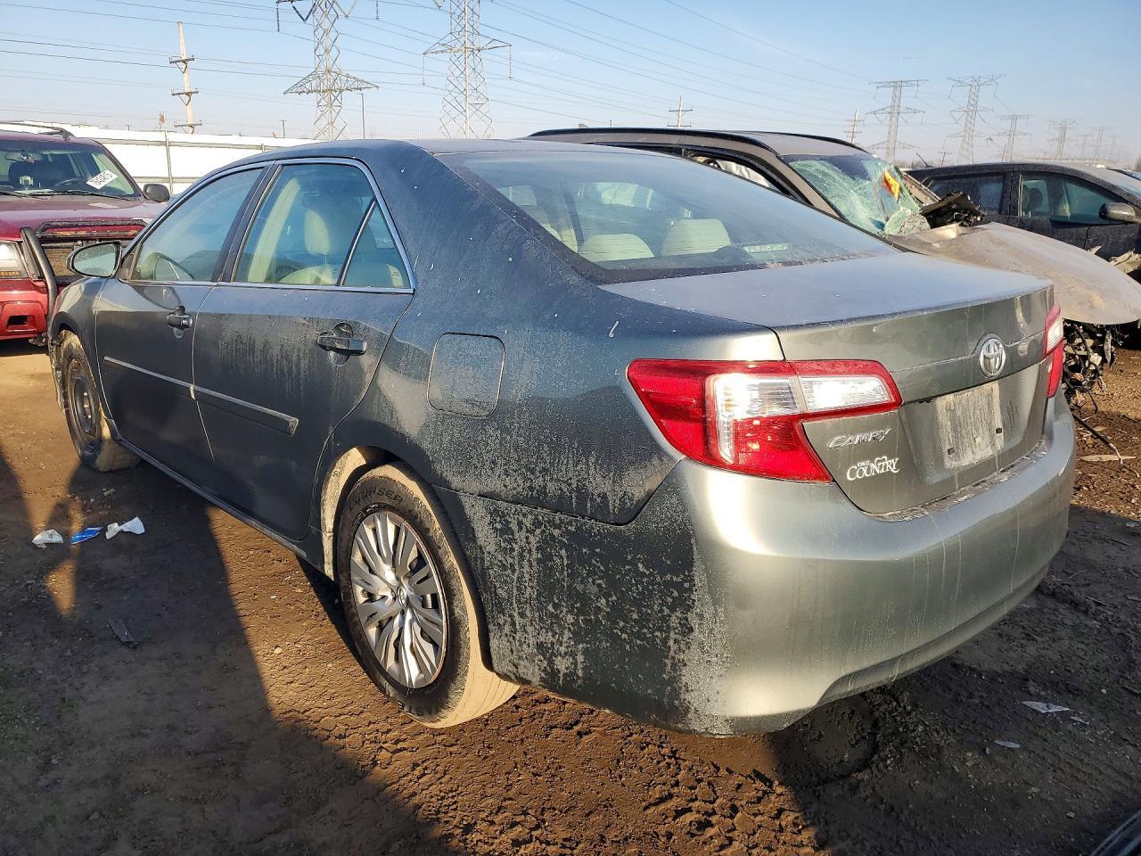 2014 TOYOTA CAMRY