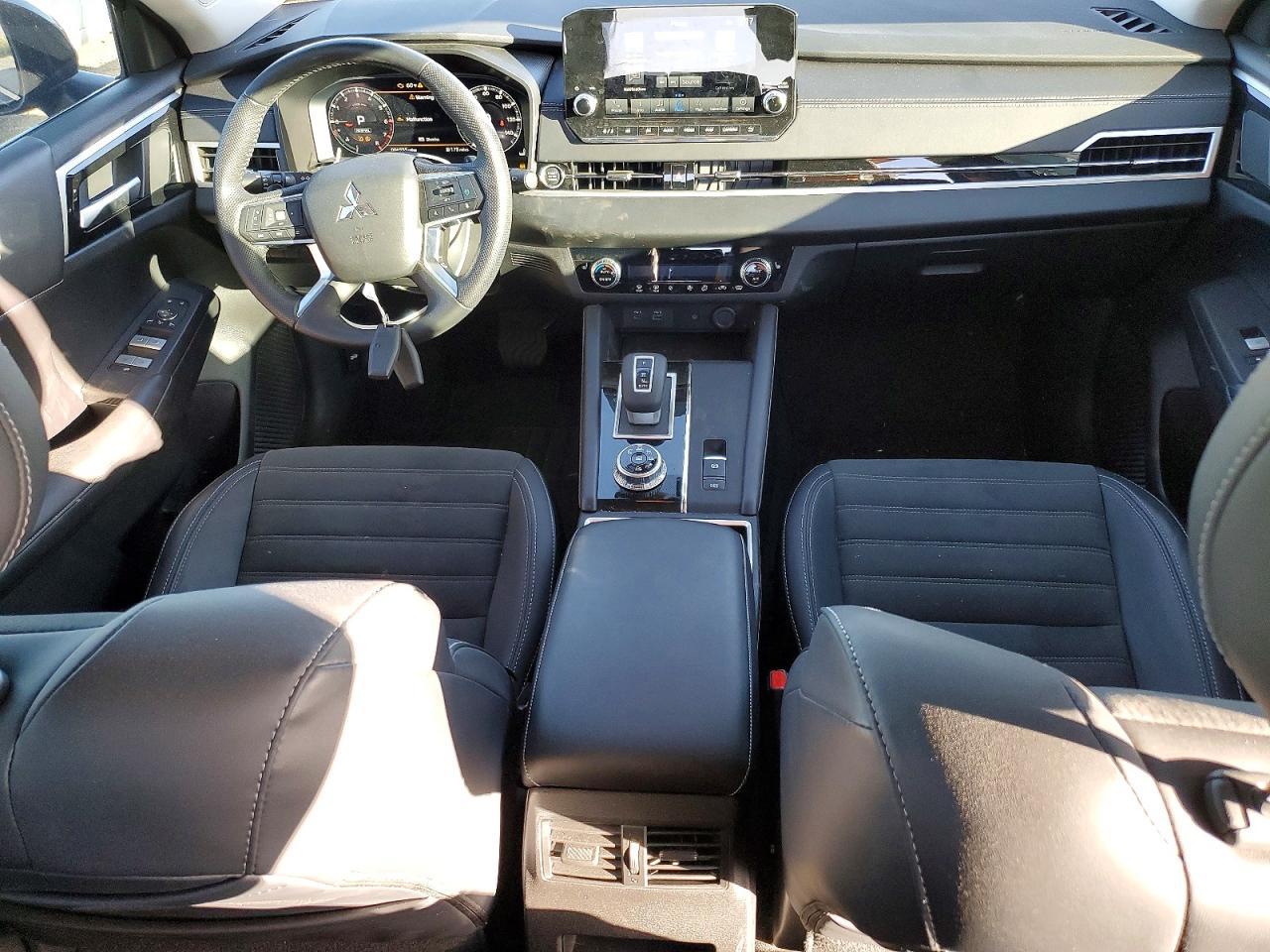 2024 MITSUBISHI outlander