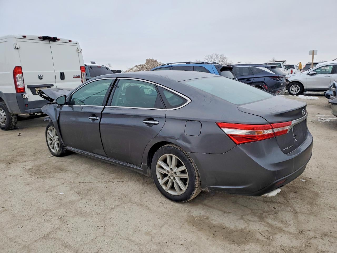 2013 TOYOTA Avalon