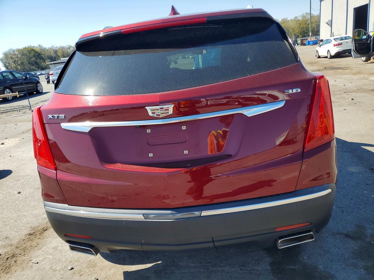 2017 CADILLAC XT5