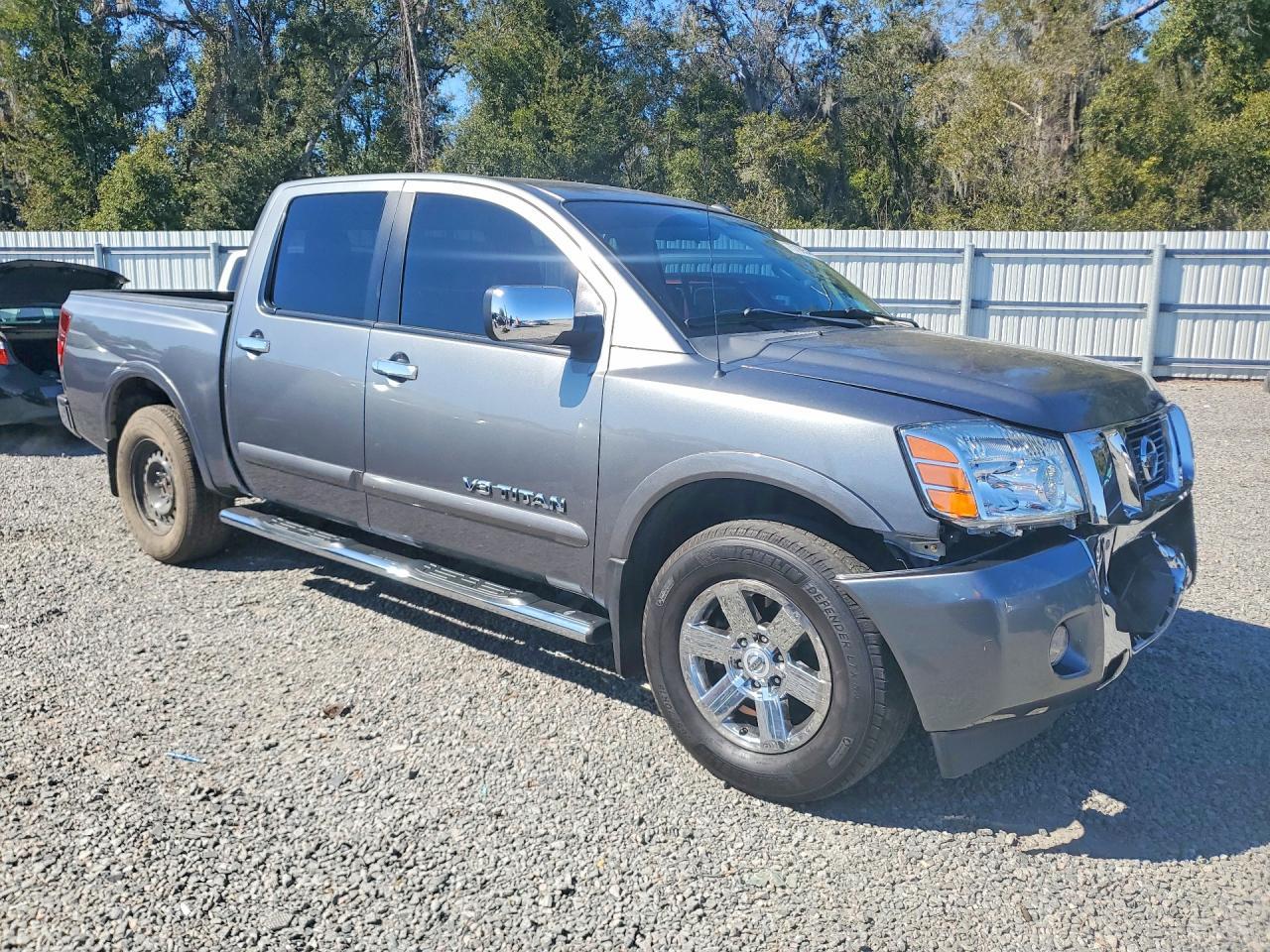 2015 NISSAN Titan