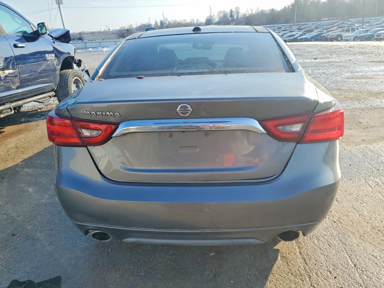 2016 NISSAN Maxima