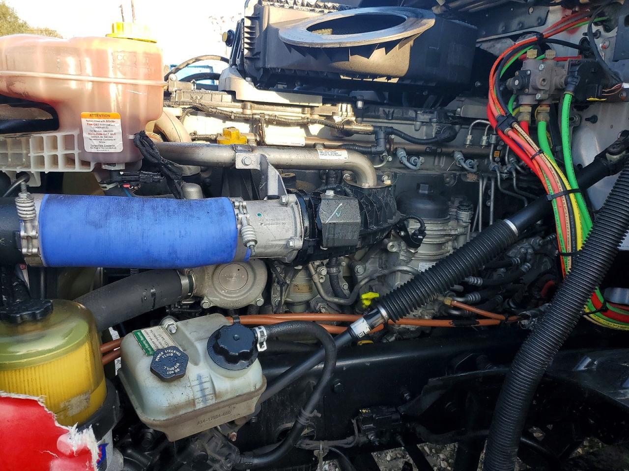 2021 FREIGHTLINER CASCADIA 126