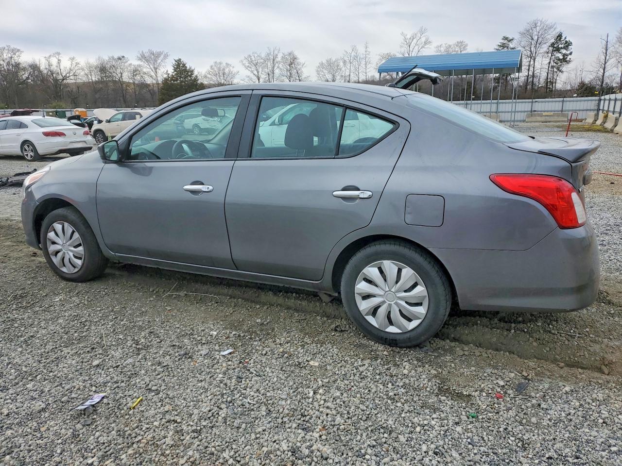 2016 NISSAN VERSA