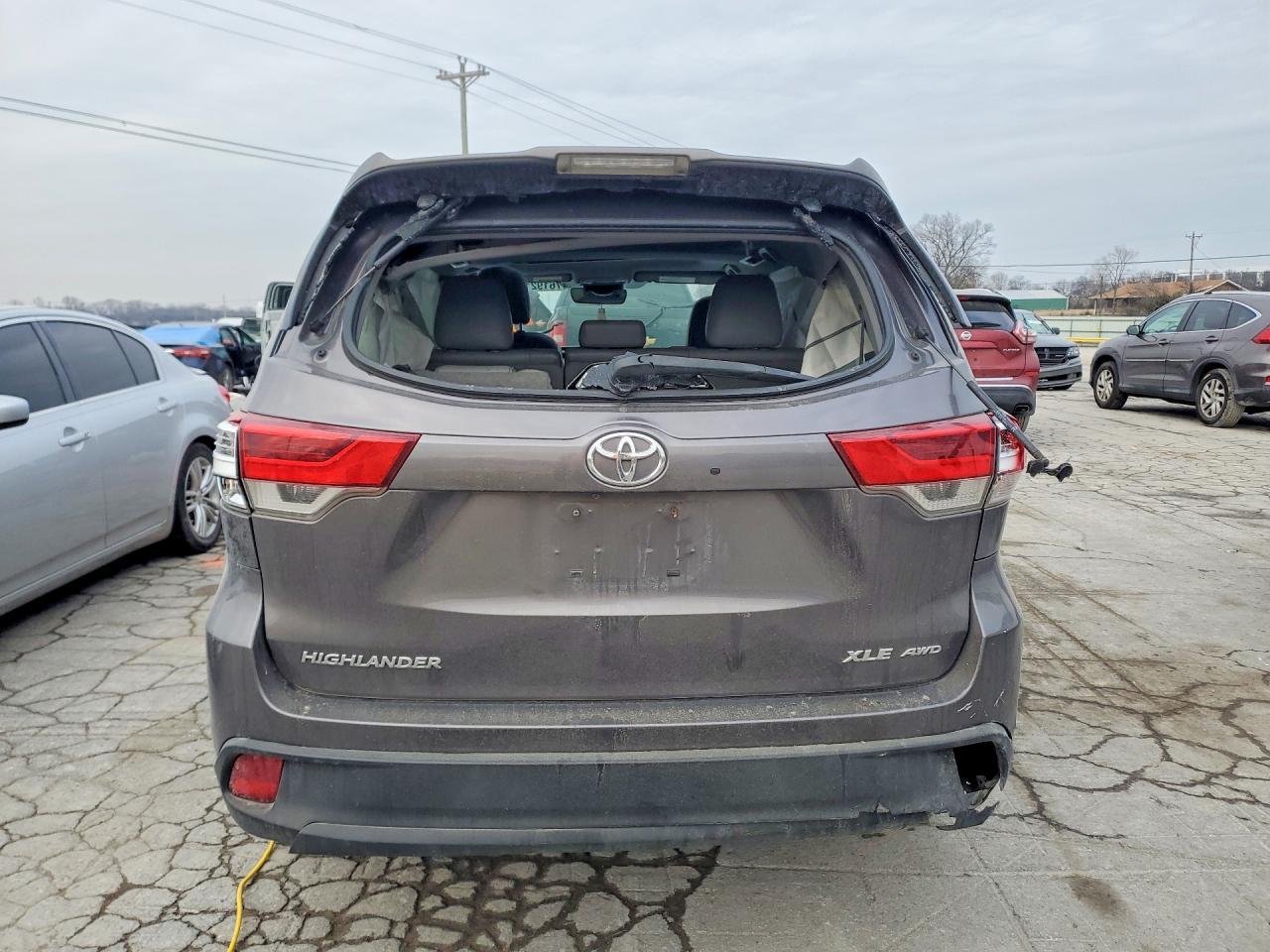 2017 TOYOTA HIGHLANDER