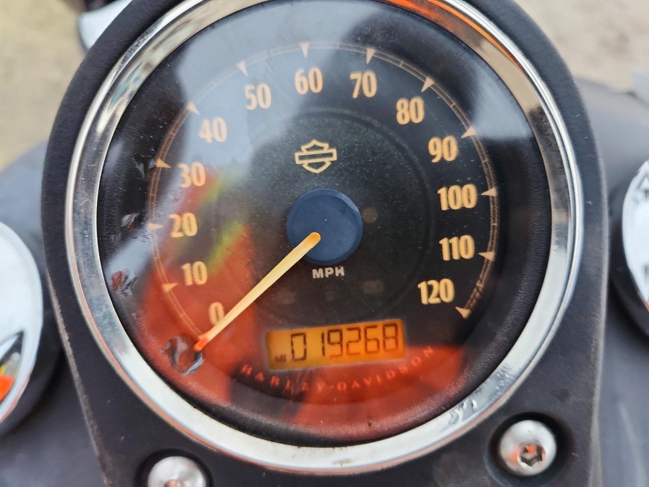 2016 HARLEY-DAVIDSON Fxdb
