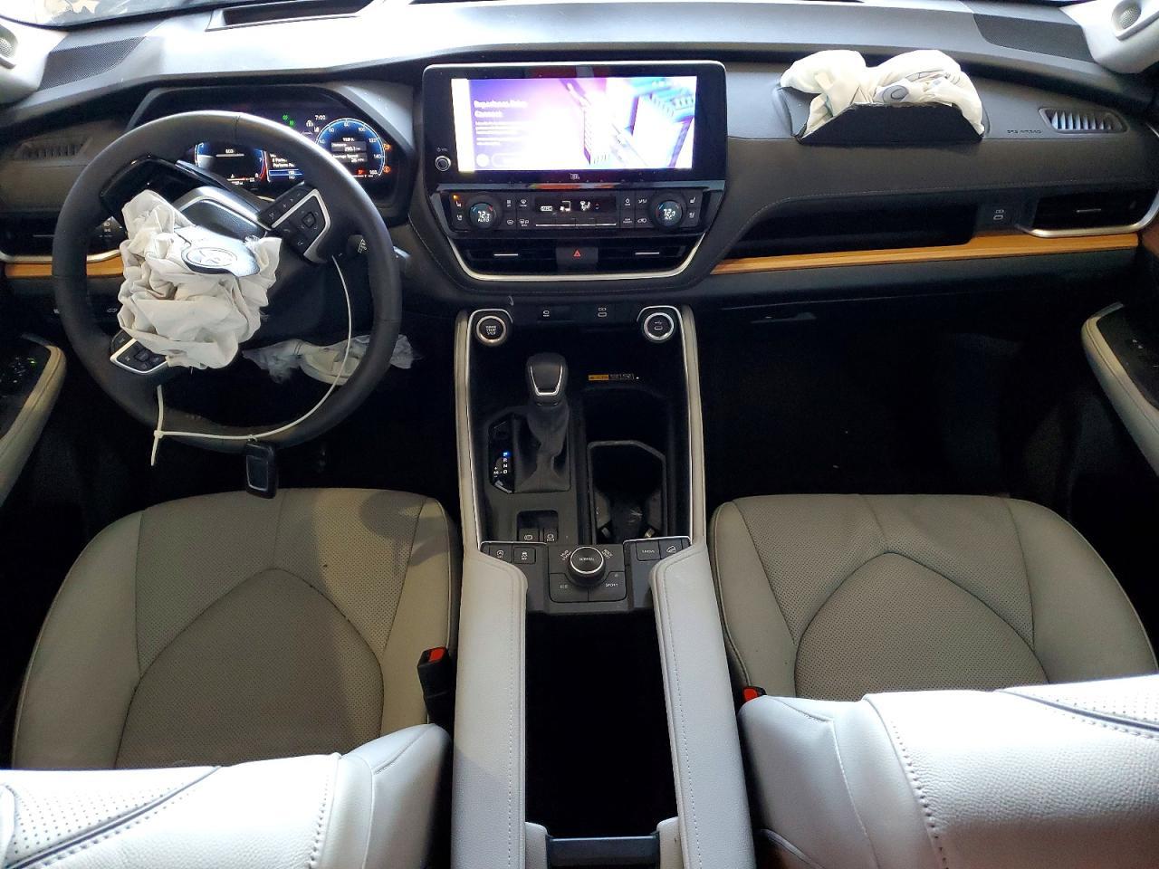 2024 TOYOTA HIGHLANDER