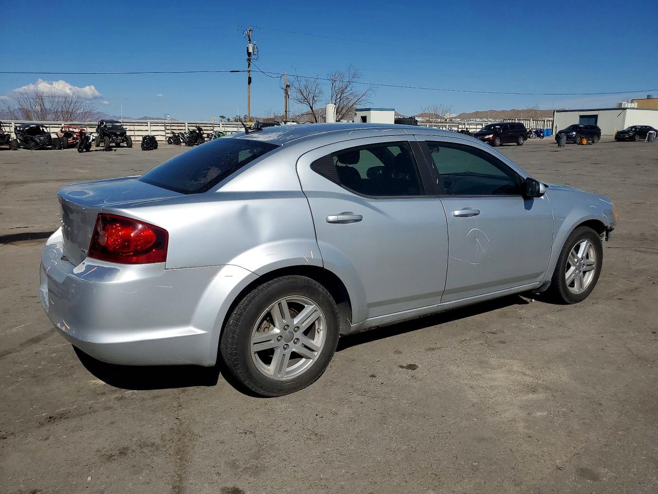 2012 DODGE Avenger