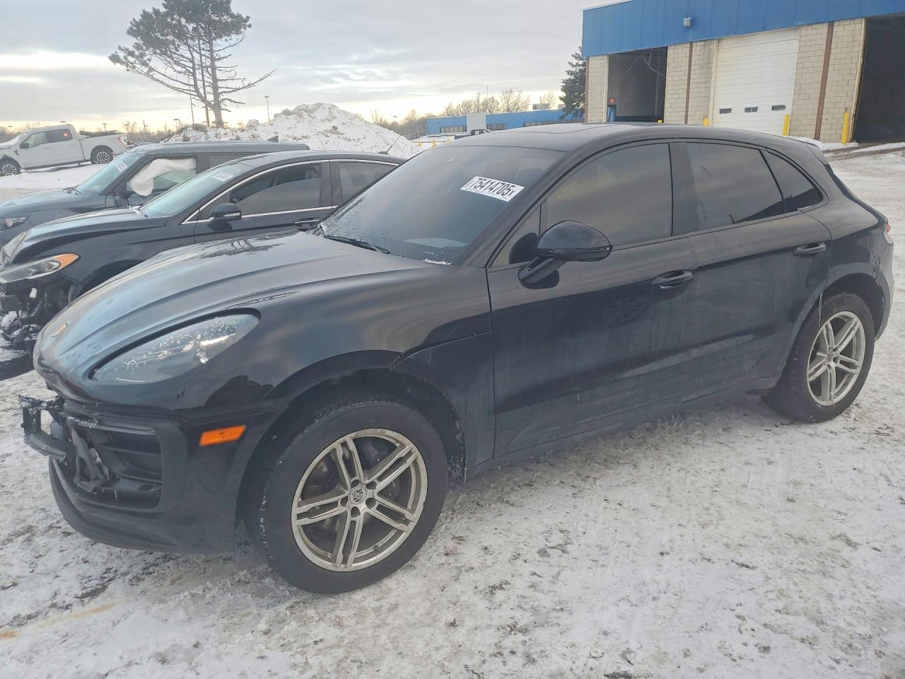 2025 PORSCHE Macan
