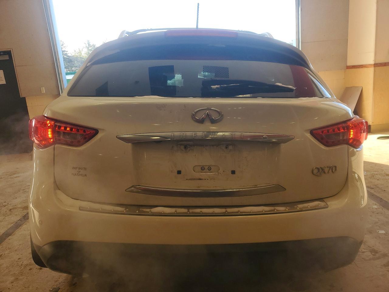 2016 INFINITI QX70