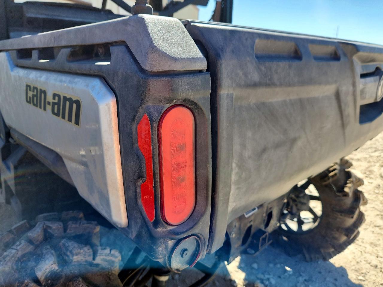 2019 CAN-AM Defender