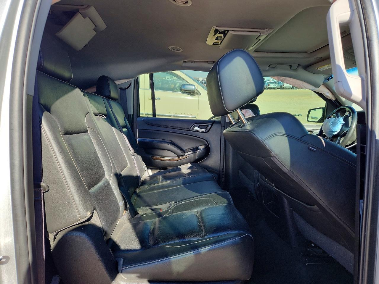 2016 CHEVROLET Suburban