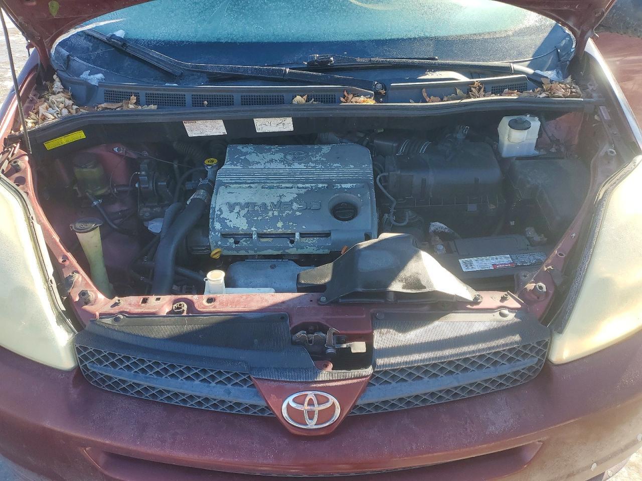 2004 TOYOTA SIENNA