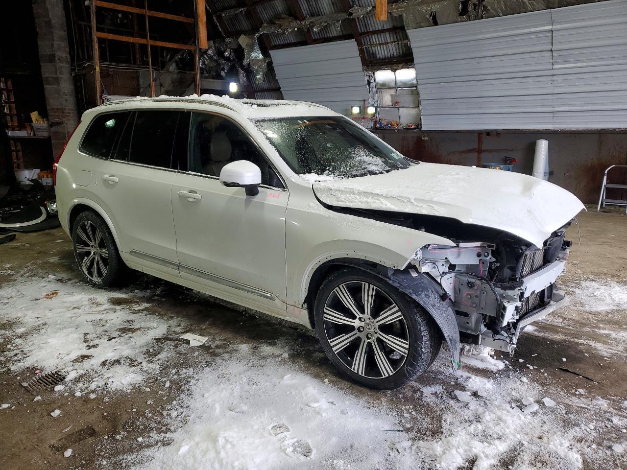 2023 VOLVO XC90
