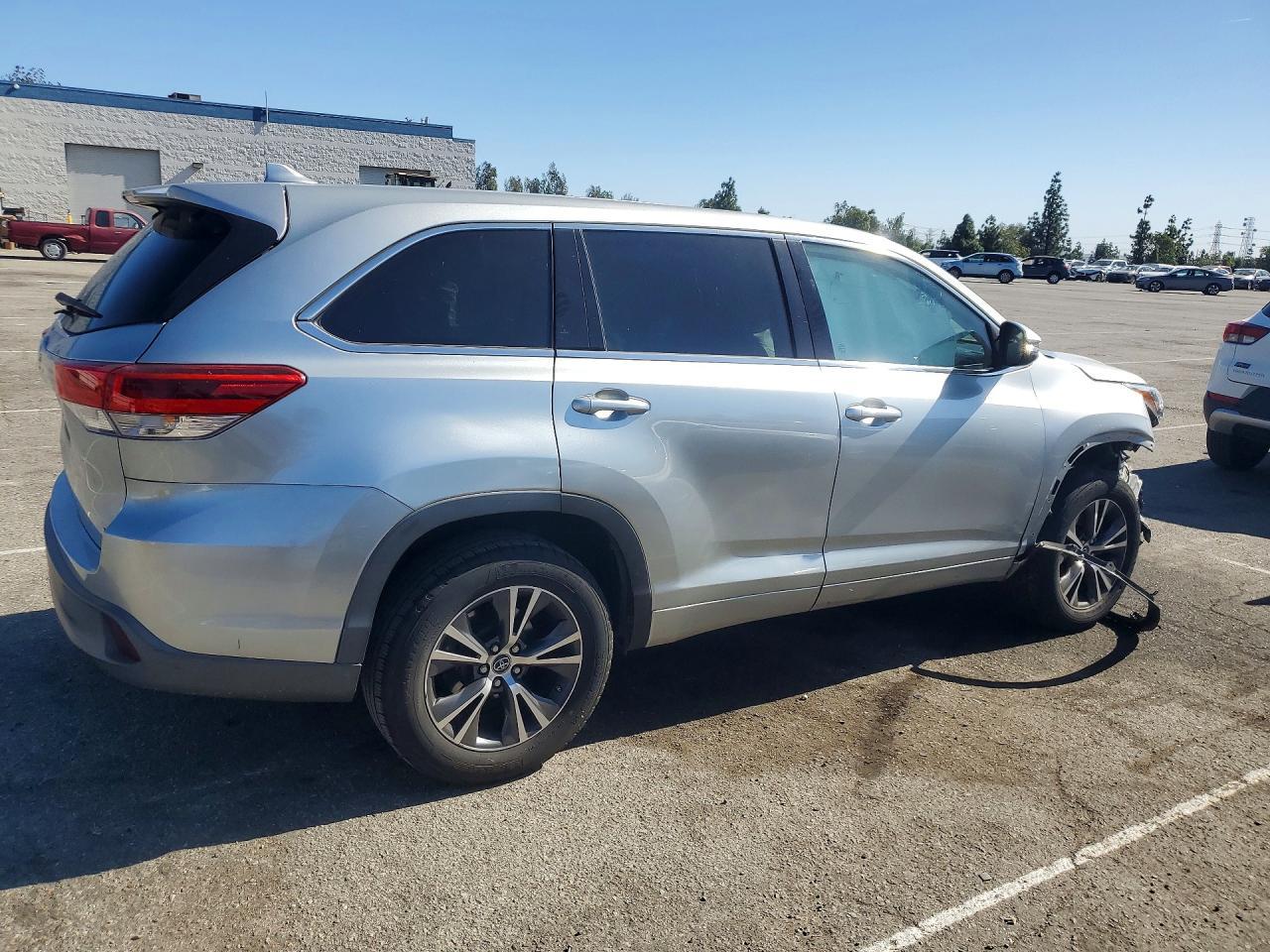 2018 TOYOTA HIGHLANDER