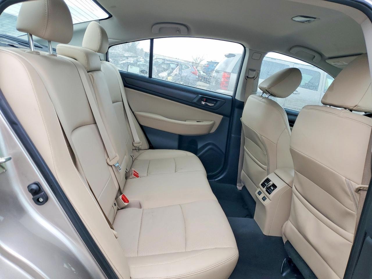 2015 SUBARU Legacy