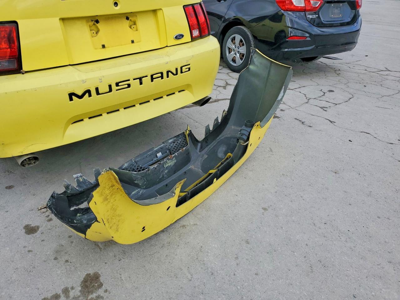 2001 FORD MUSTANG