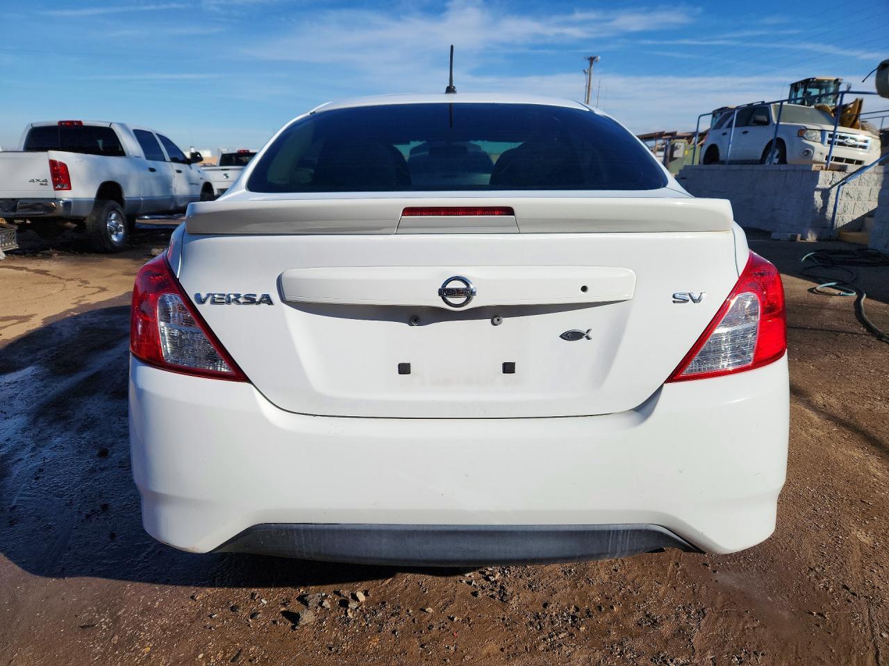 2017 NISSAN VERSA