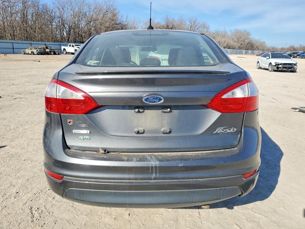2016 FORD Fiesta