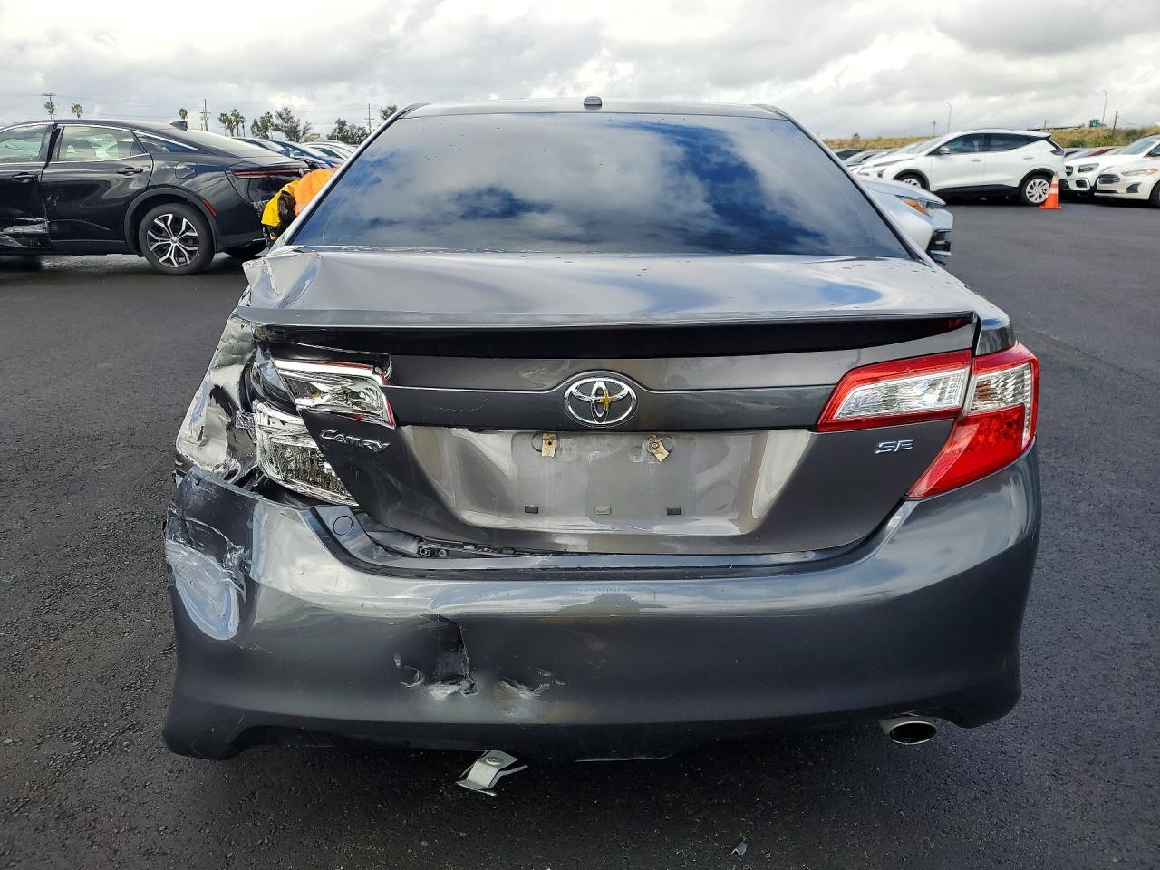 2014 TOYOTA CAMRY