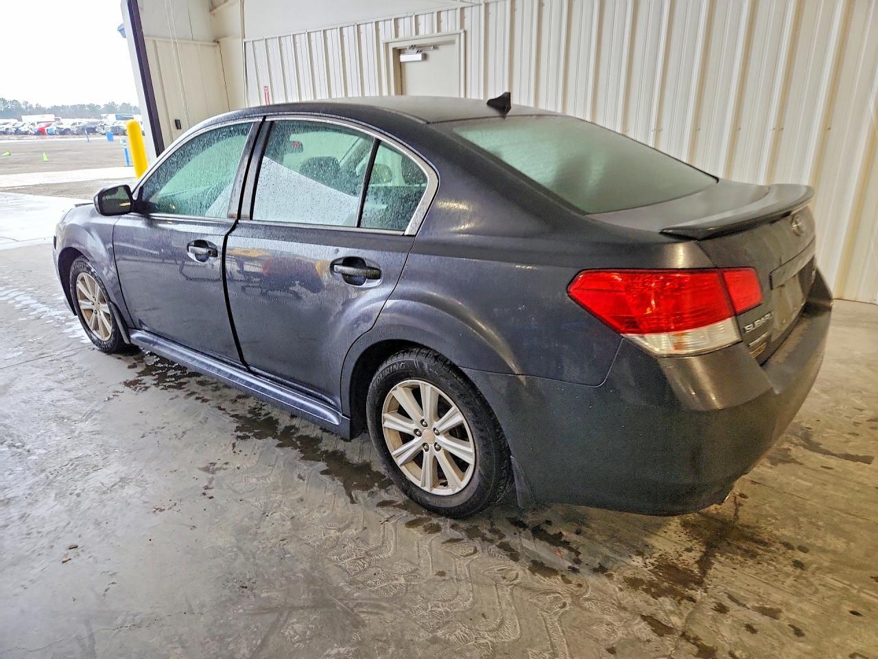 2011 SUBARU Legacy