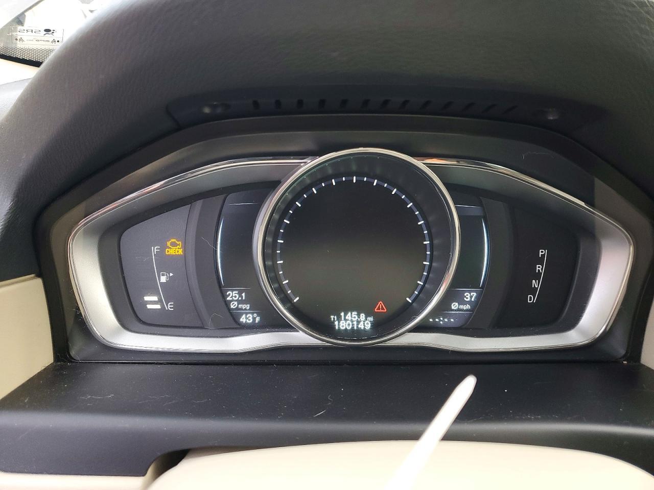 2016 VOLVO XC70