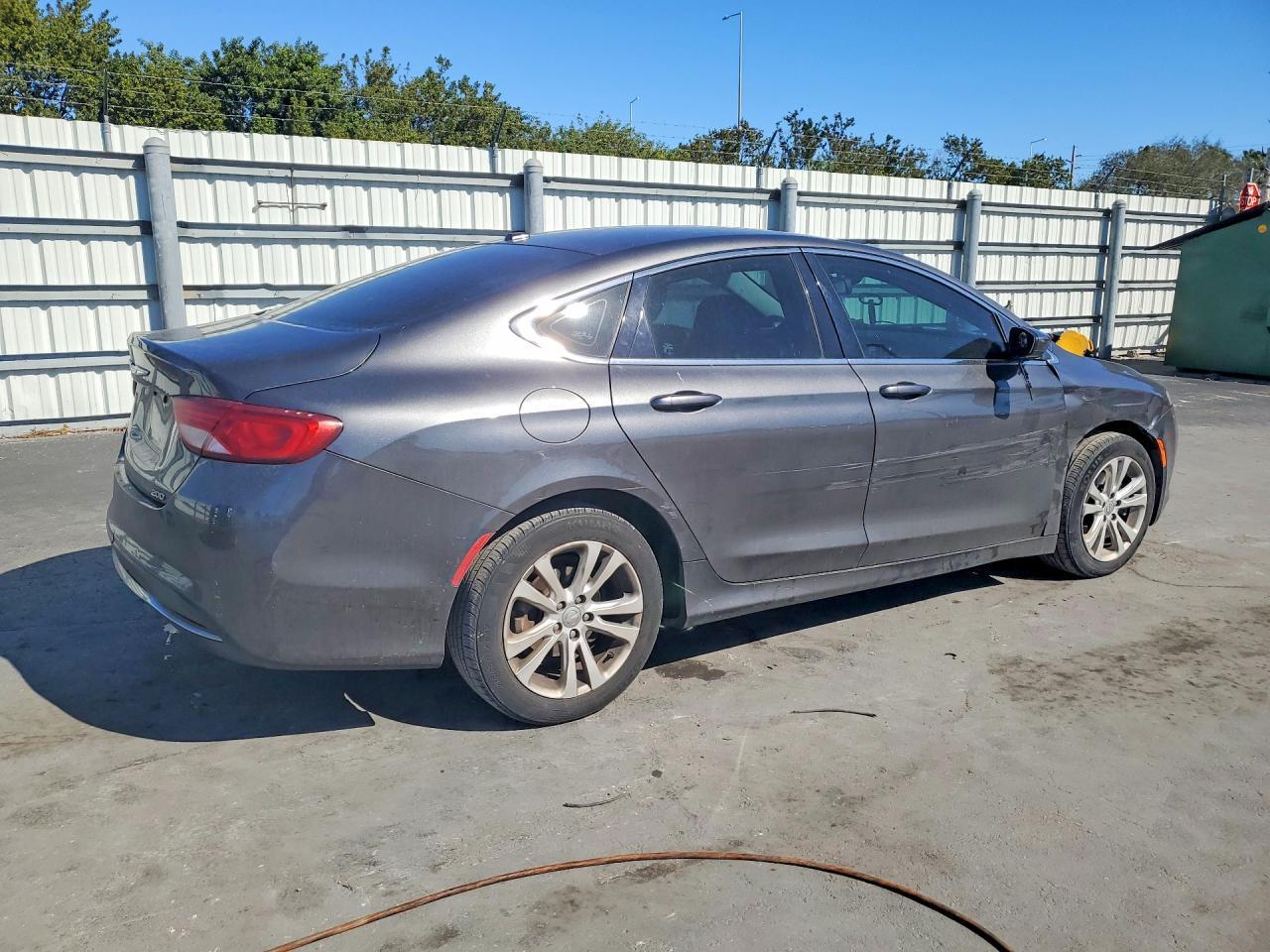 2015 CHRYSLER 200