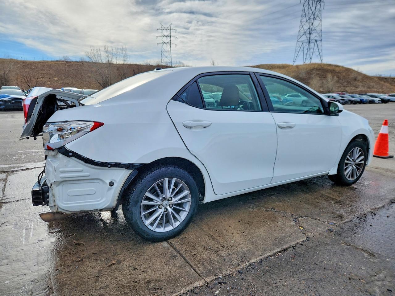 2015 TOYOTA COROLLA