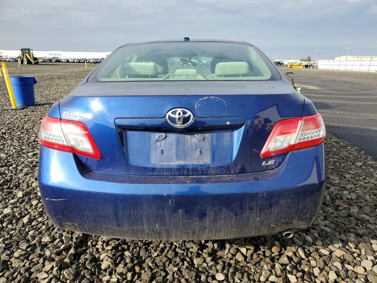 2011 TOYOTA CAMRY