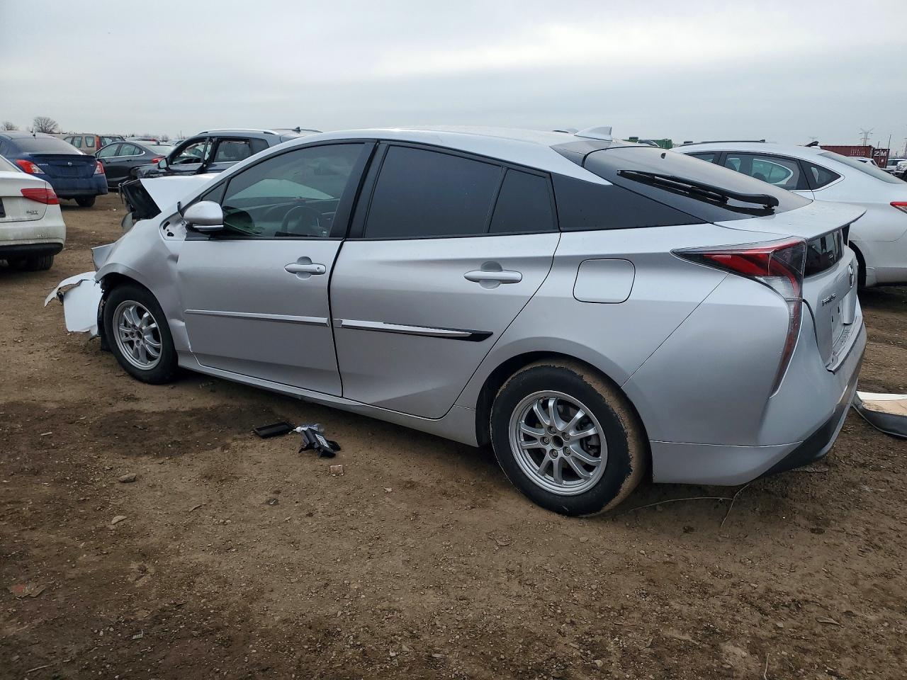2016 TOYOTA PRIUS