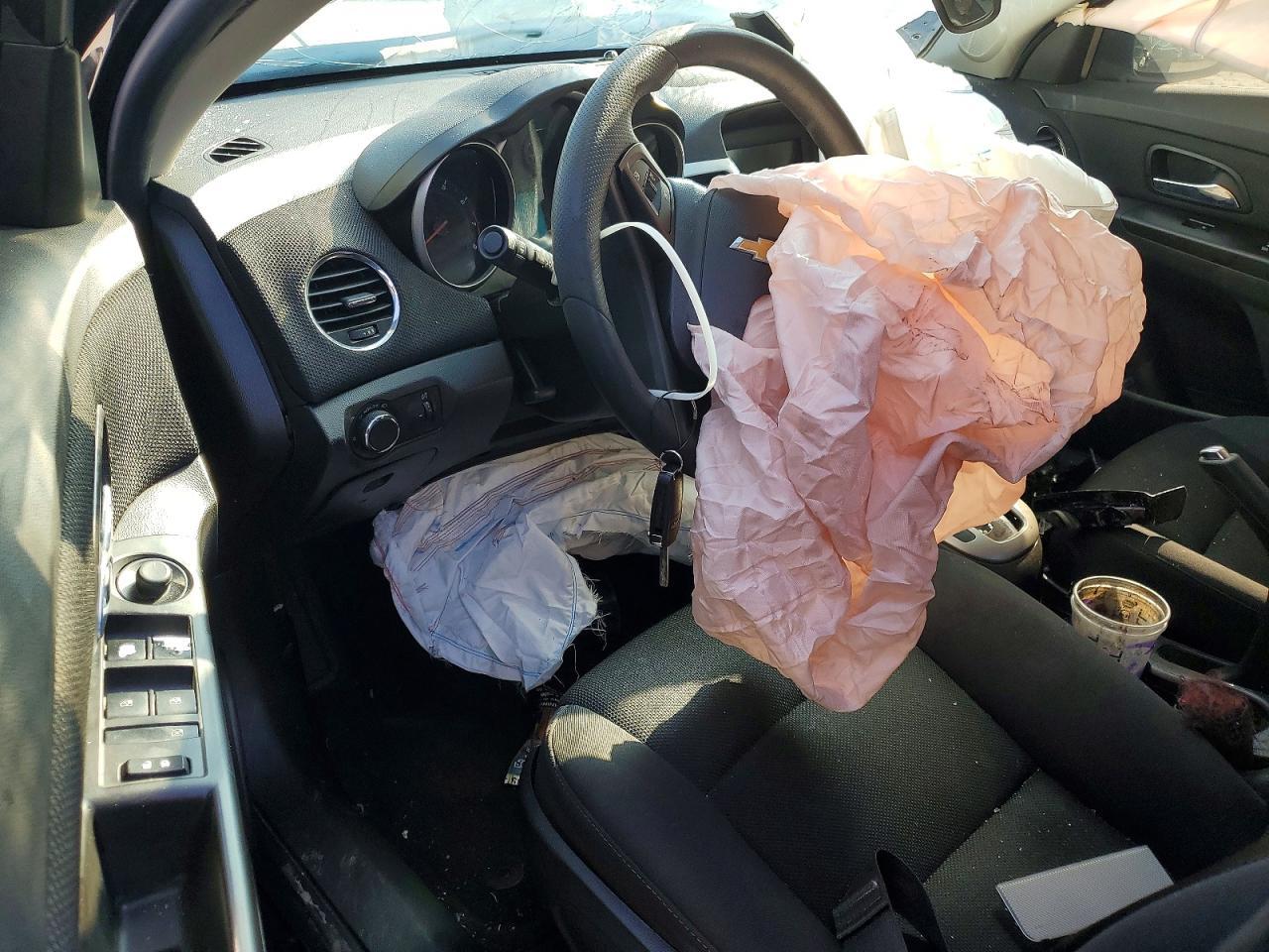2015 CHEVROLET CRUZE