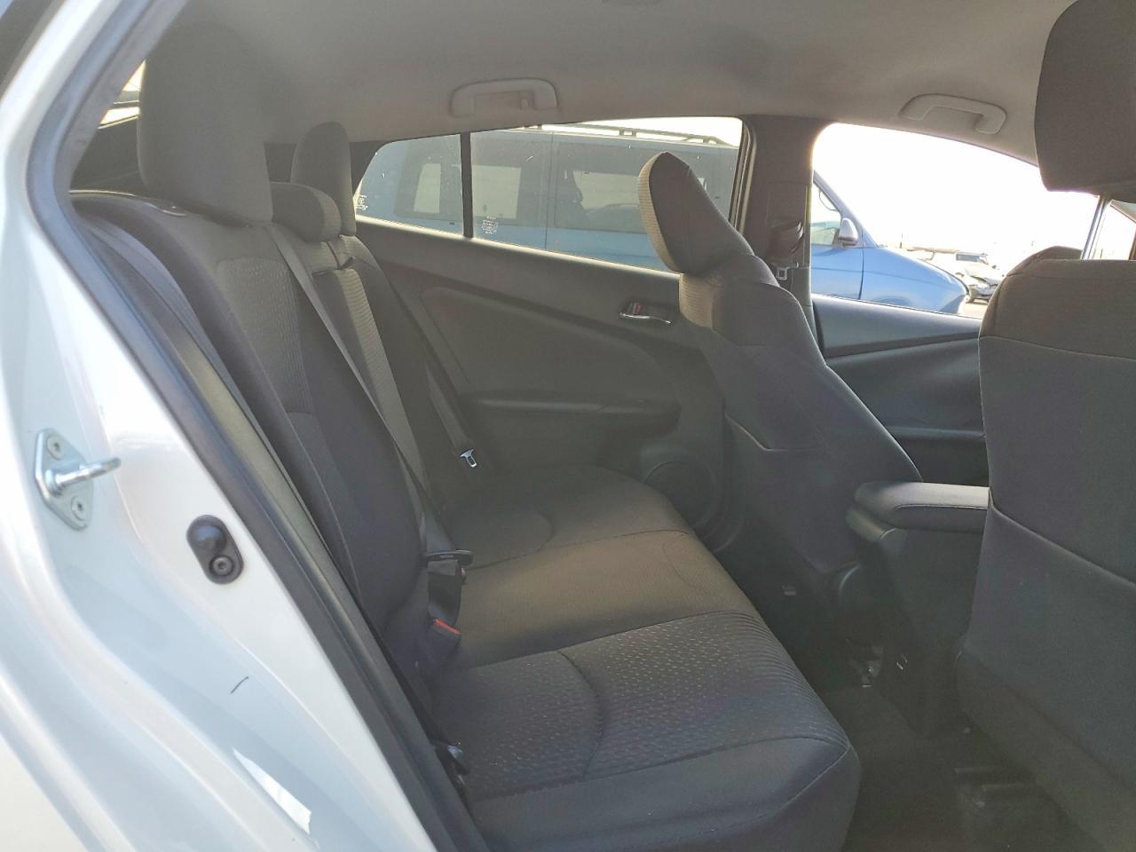 2016 TOYOTA PRIUS