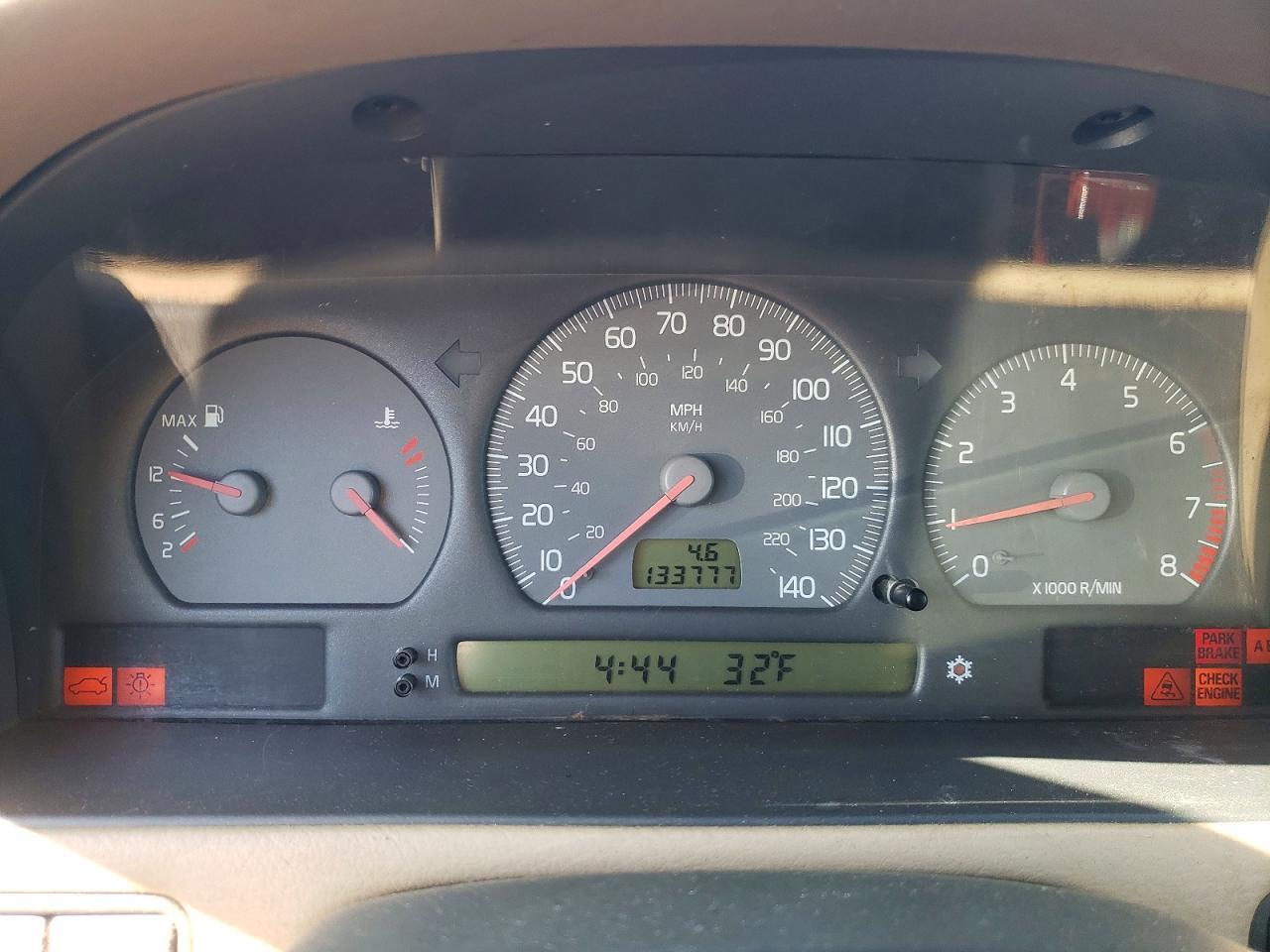 2000 VOLVO S70
