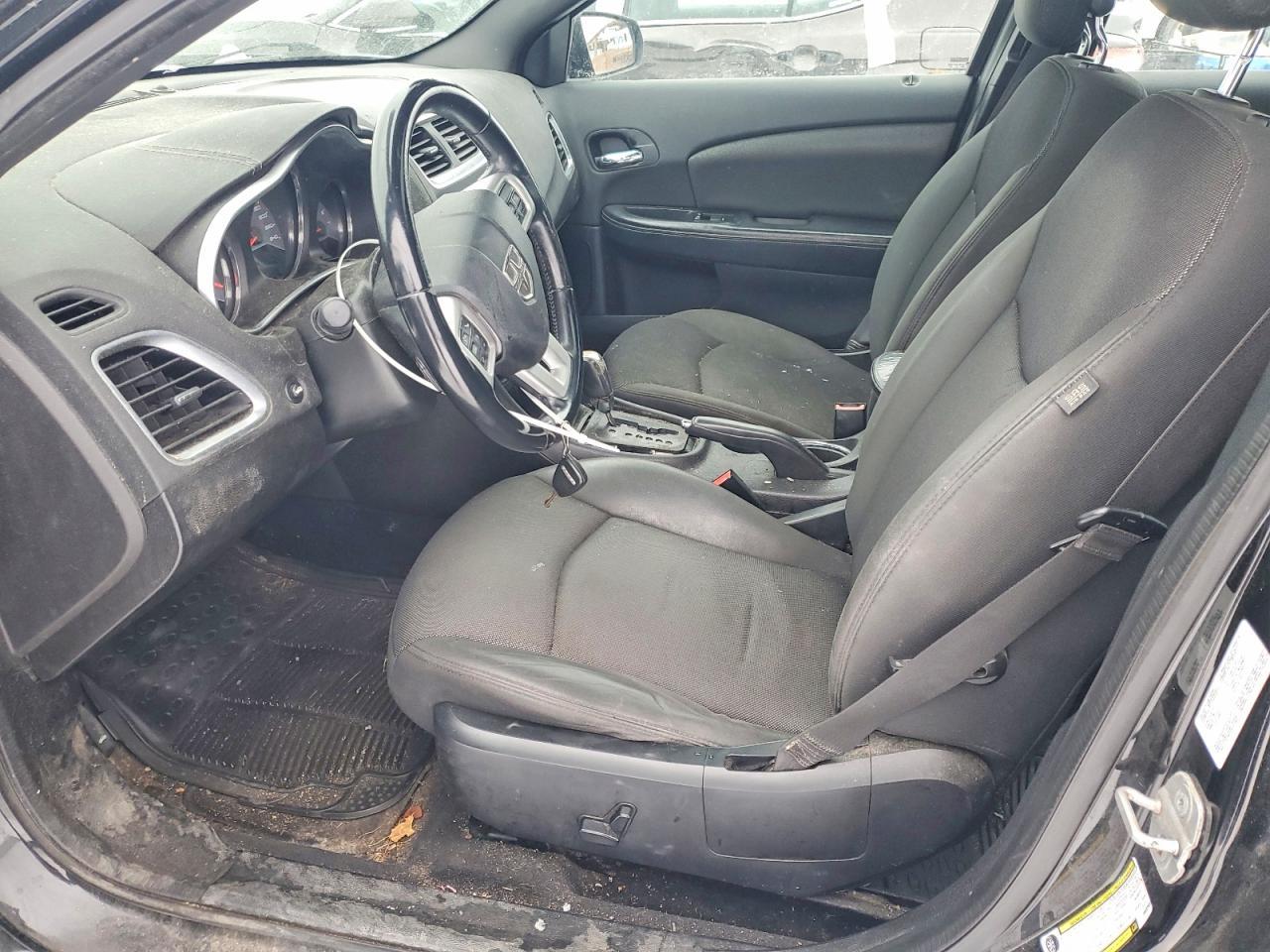 2013 DODGE Avenger