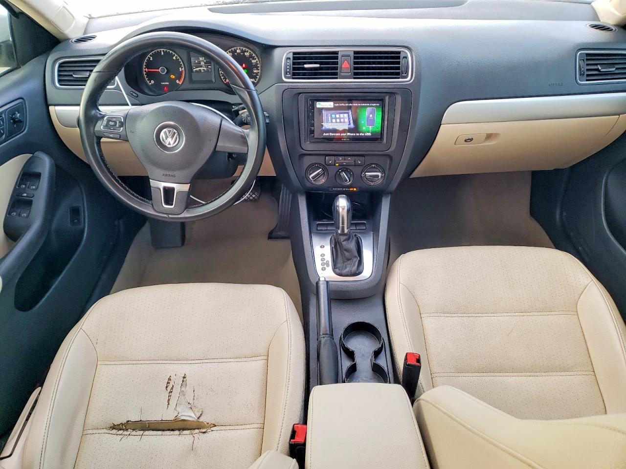2011 VOLKSWAGEN JETTA